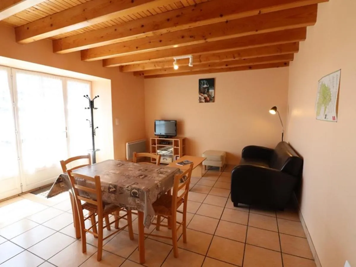 Maison De Caractere Renovee, Proche Ski Et Parc Des Volcans, Avec Jardin Privatif Et Internet Gratuit - Fr-1-742-530 Cezens Holiday home