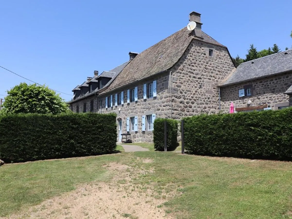 Holiday home Maison De Caractere Renovee, Proche Ski Et Parc Des Volcans, Avec Jardin Privatif Et Internet Gratuit - Fr-1-742-530 Cezens