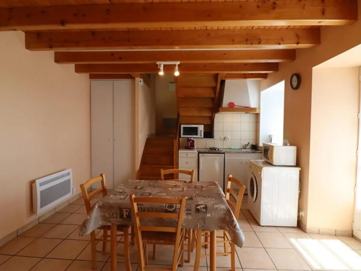 Maison De Caractere Renovee, Proche Ski Et Parc Des Volcans, Avec Jardin Privatif Et Internet Gratuit - Fr-1-742-530 Cezens 0*,  France
